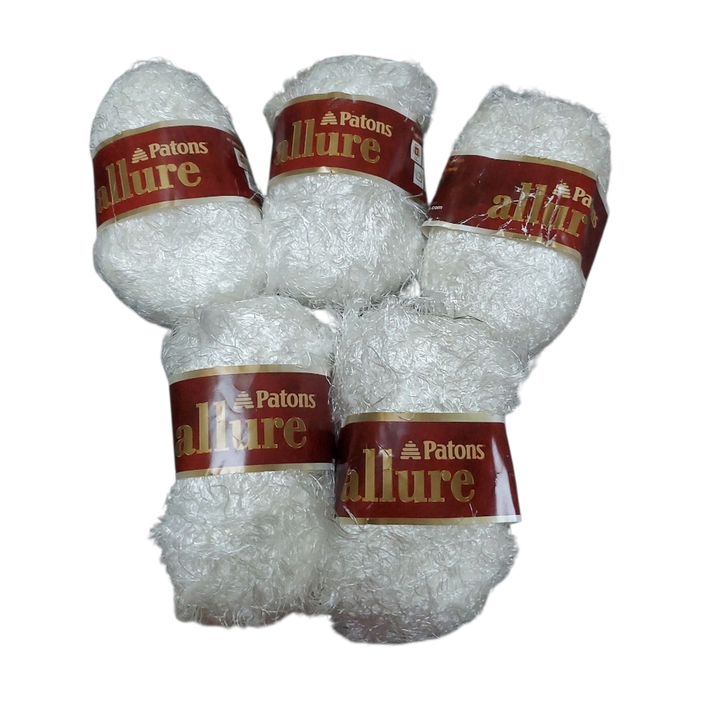 Lot of 5 Patons Allure Eyelash Yarn White 47  yds  Skeins White NWT